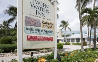 Sign Tween waters
